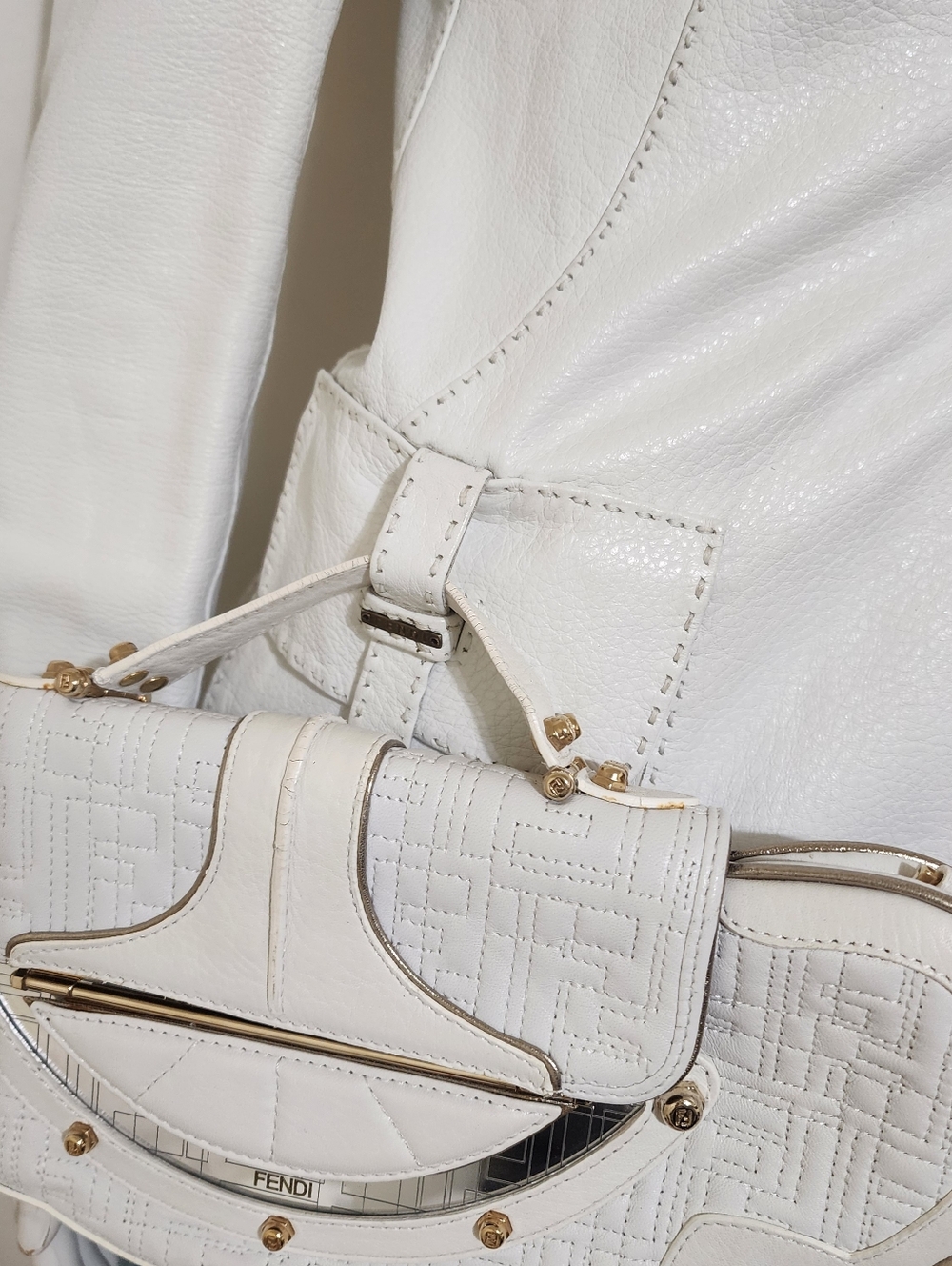 Fendi White Leather Selleria Tailored Blazer with Gold Buttons And Matching Bag - Picture 4 of 7